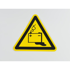 Знак W20 Осторожно. Аккумуляторные батареи на самоклеящейся фотолюминесцентной плёнке на пластиковой основе, 200х200 НПО ПУЛЬС